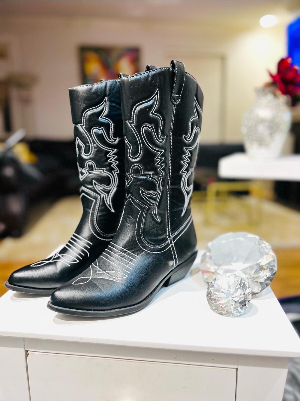 Black Western Embroidered Cowboy Boots - Women’s Size 6